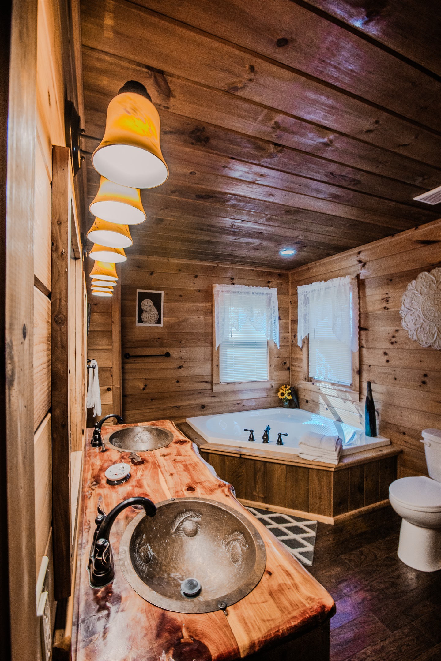 Full bath off bedrom