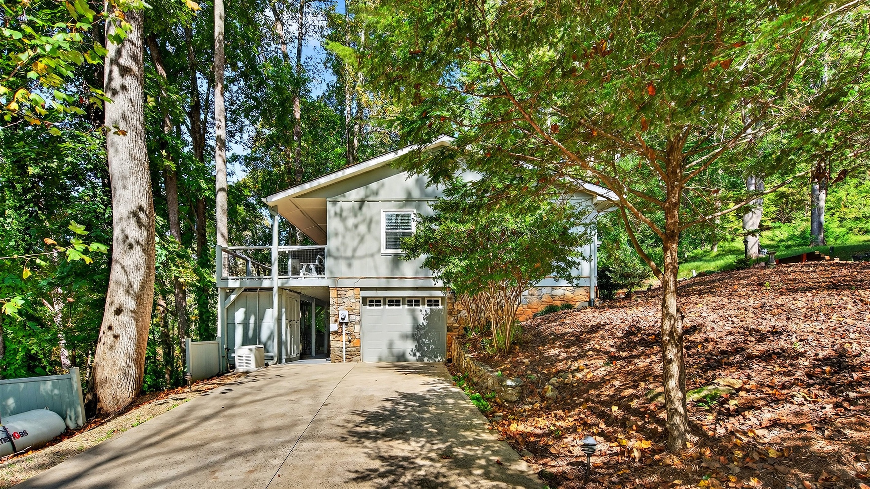 Garage side of White Pine Retreat!