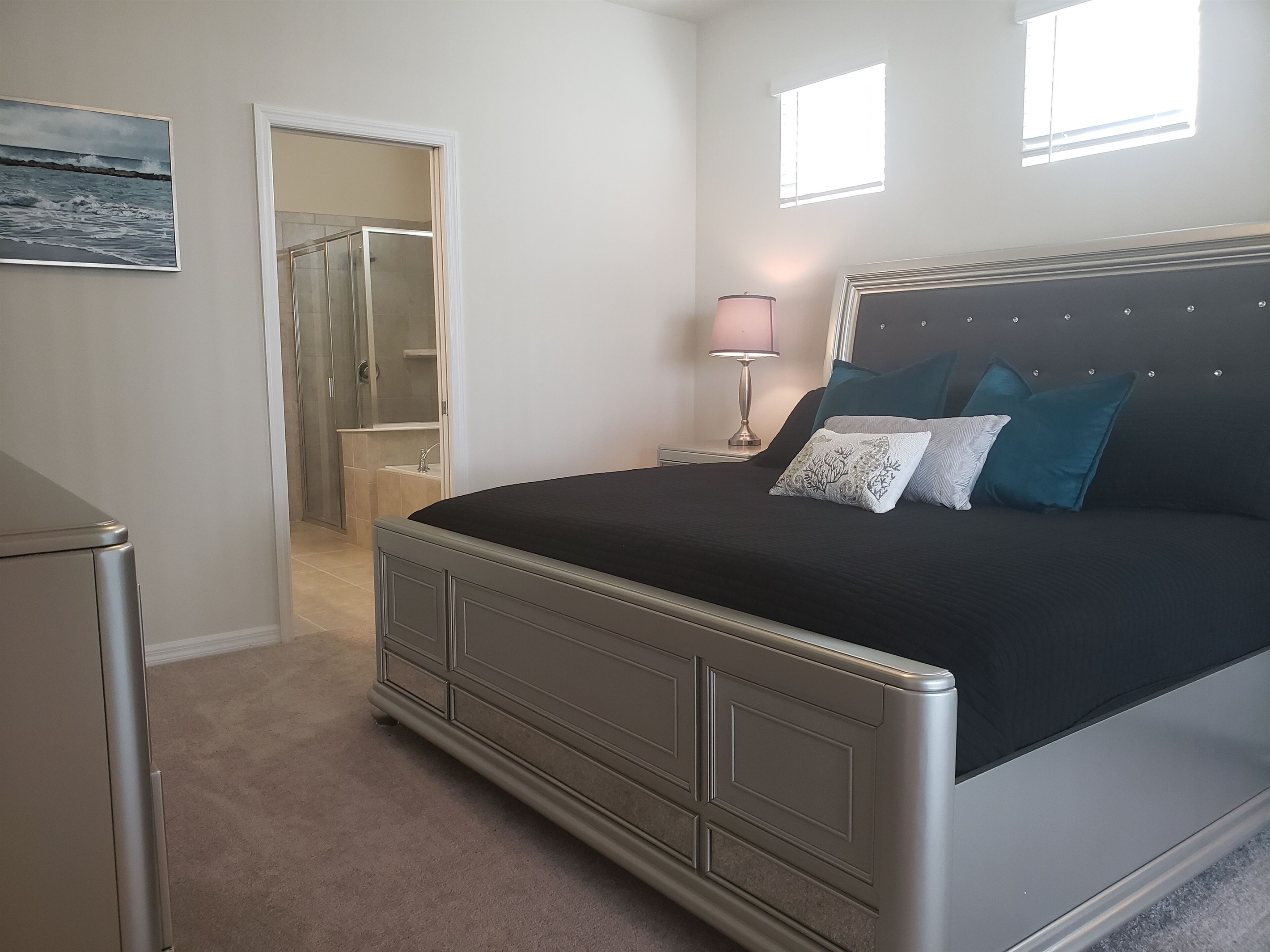 Master Bedroom-Main Floor