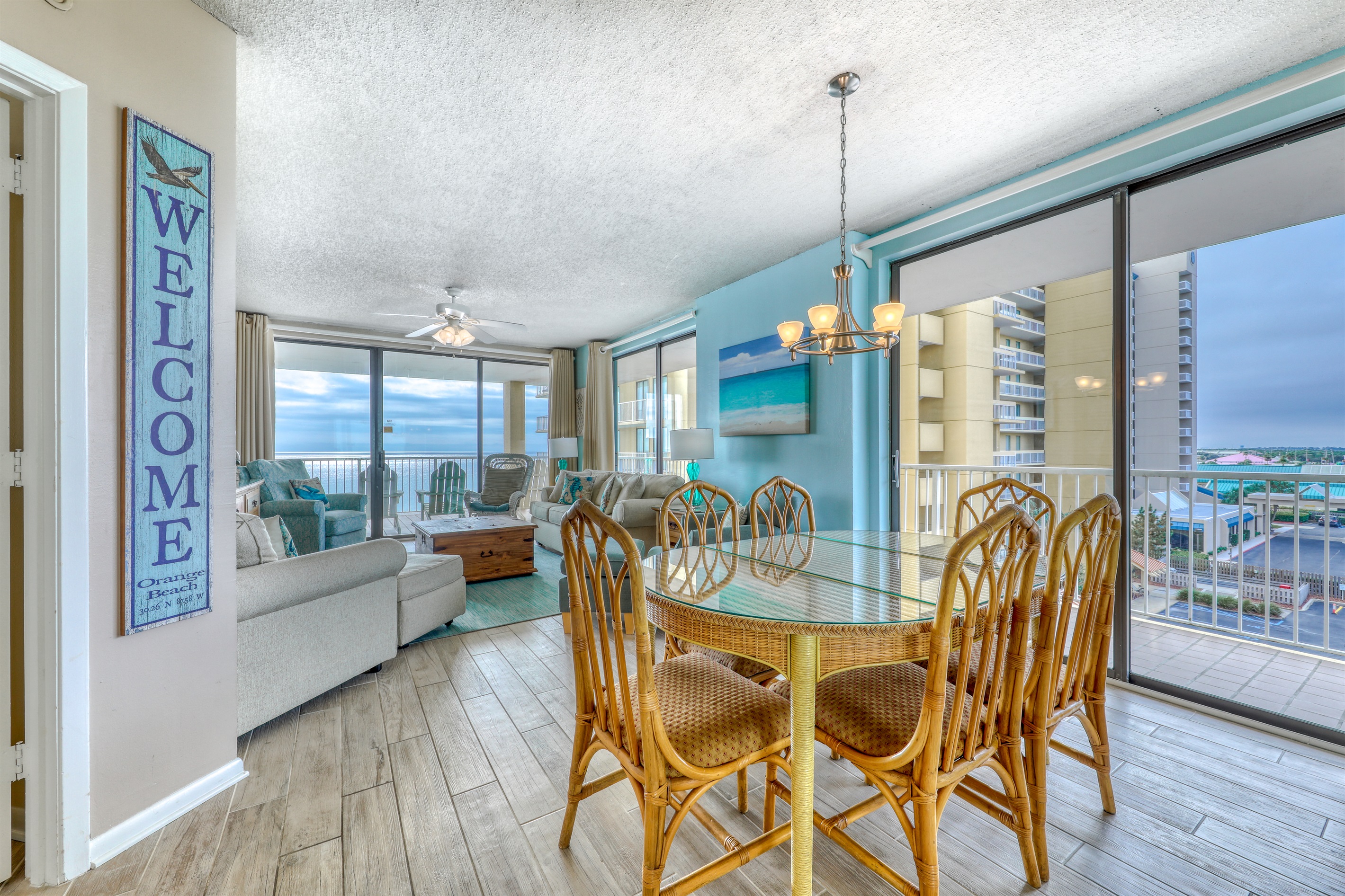 Open spaces showing the Dining and Living area