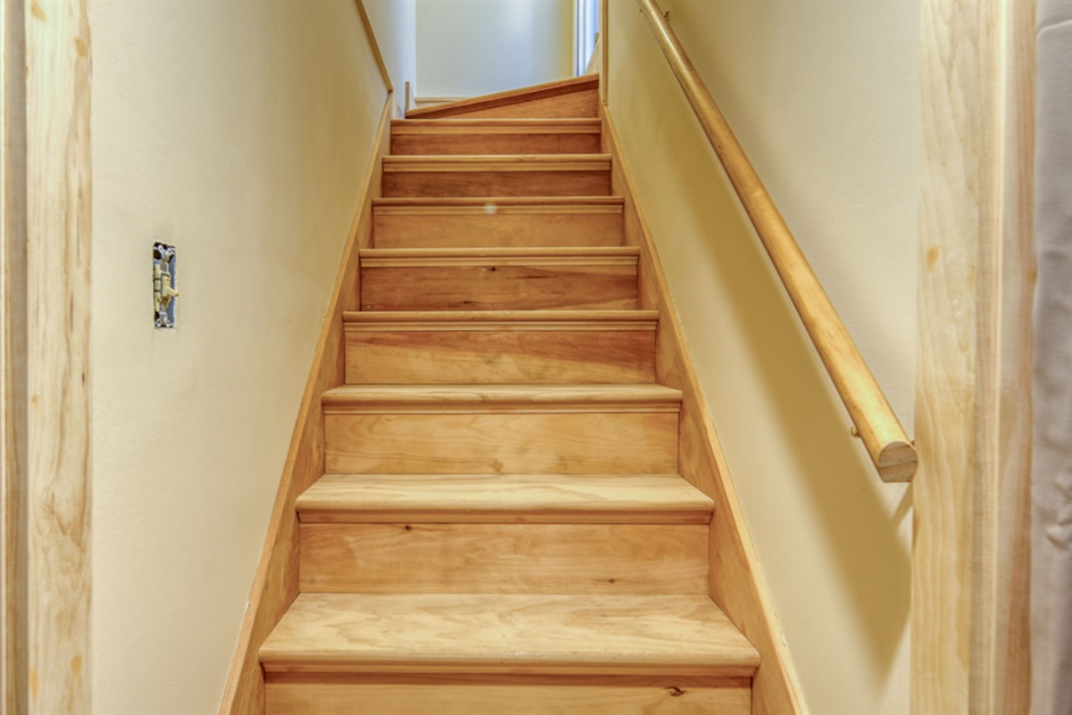 Stairs to bedroom 4