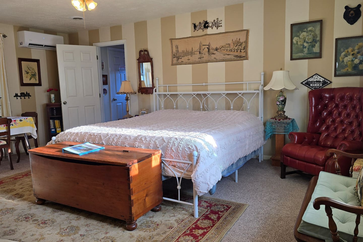 Bedroom