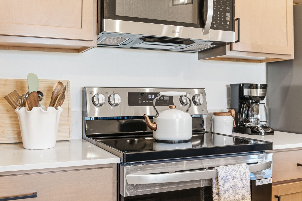 Start the day with fresh coffee and end it with a home-cooked meal. Because some of the best vacation memories are made right here in the kitchen.