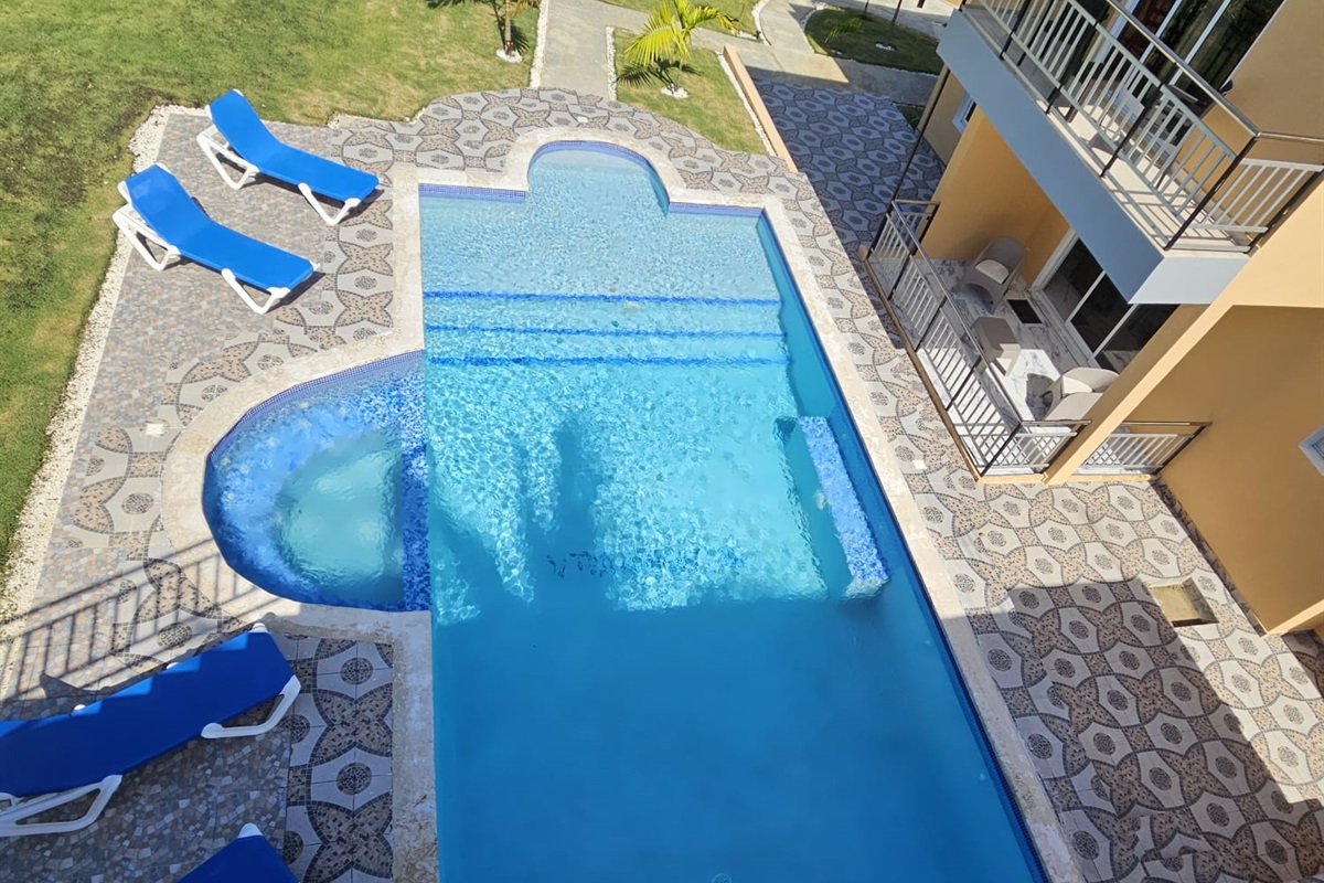 Lawn / Pool / Event space