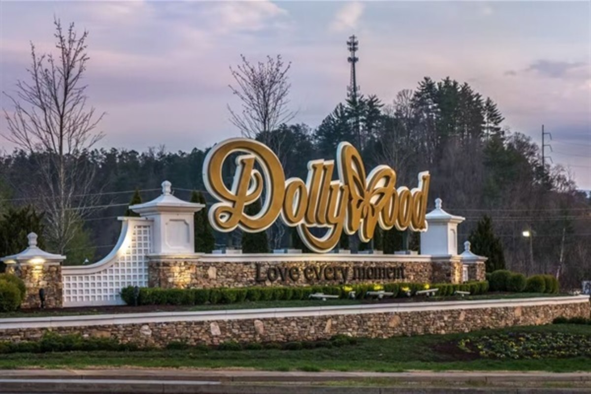Make unforgettable memories at Dollywood, just a short drive away and a favorite for families of all ages.