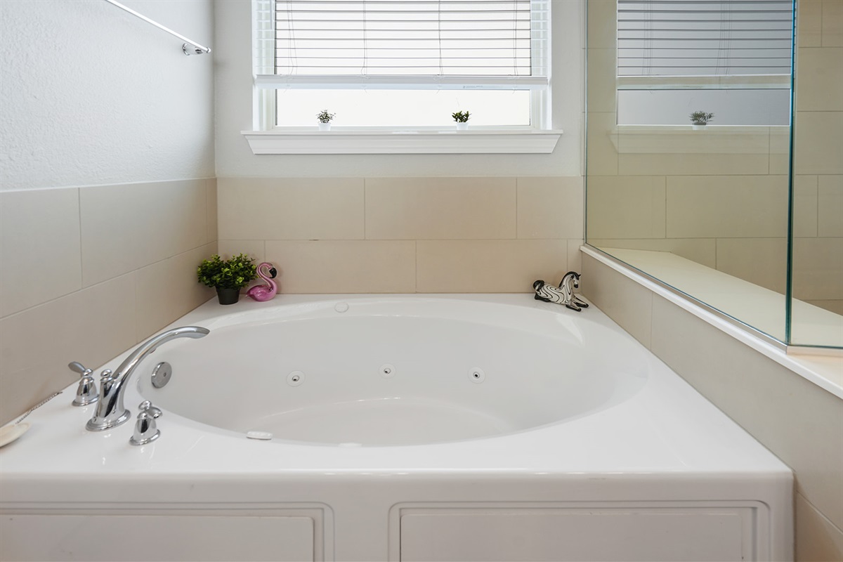 🚿 Bathroom “Simple, spotless, and thoughtfully designed for guest comfort.”