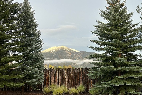 Leaf peeping in the fall and early snowfalls