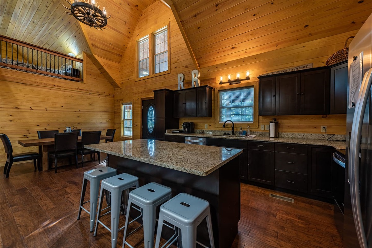 Kitchen Island seats 4