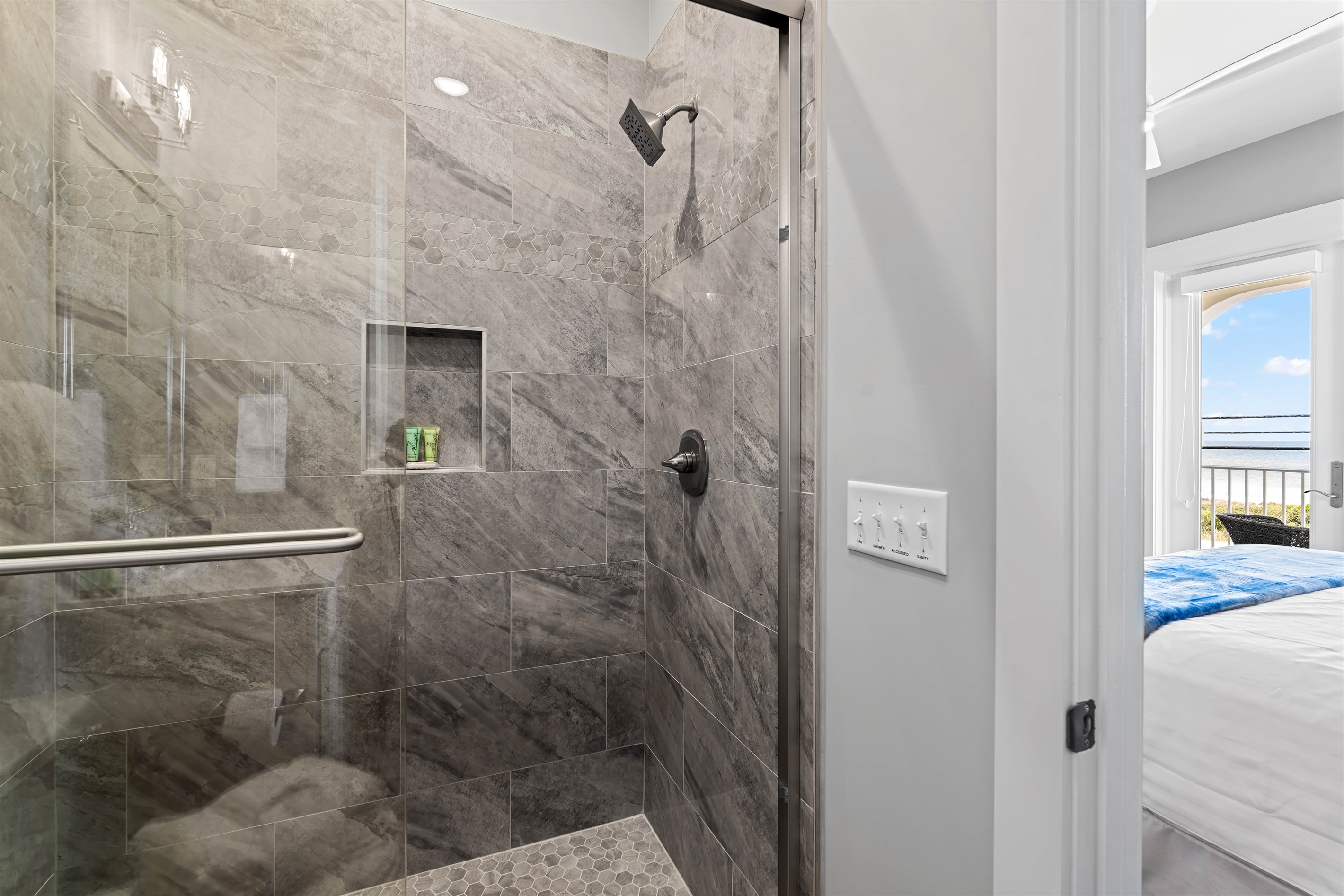 Main Floor King Shower