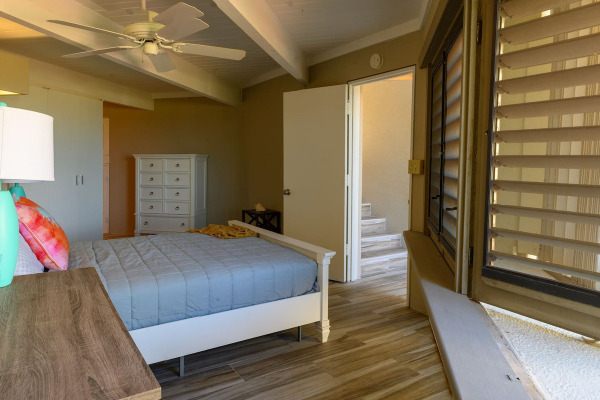 Guest Bedroom (angle 2)