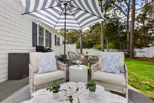 Nature’s backdrop enhances every meal by the grill.