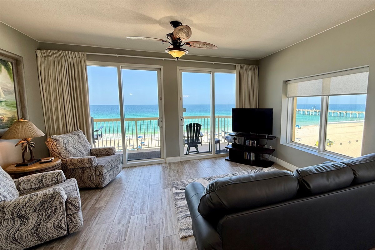 Living Area with rocker recliners and queen sleeper leather sofa