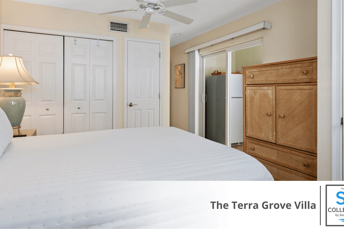 Queen Bedroom w/Laundry Area