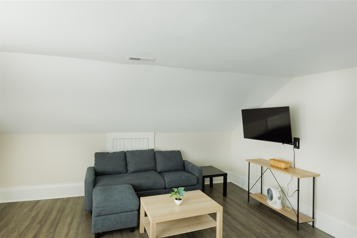 Peaceful and private space on the 3rd floor. Full bathroom includes toilet, sink, and bath tub.