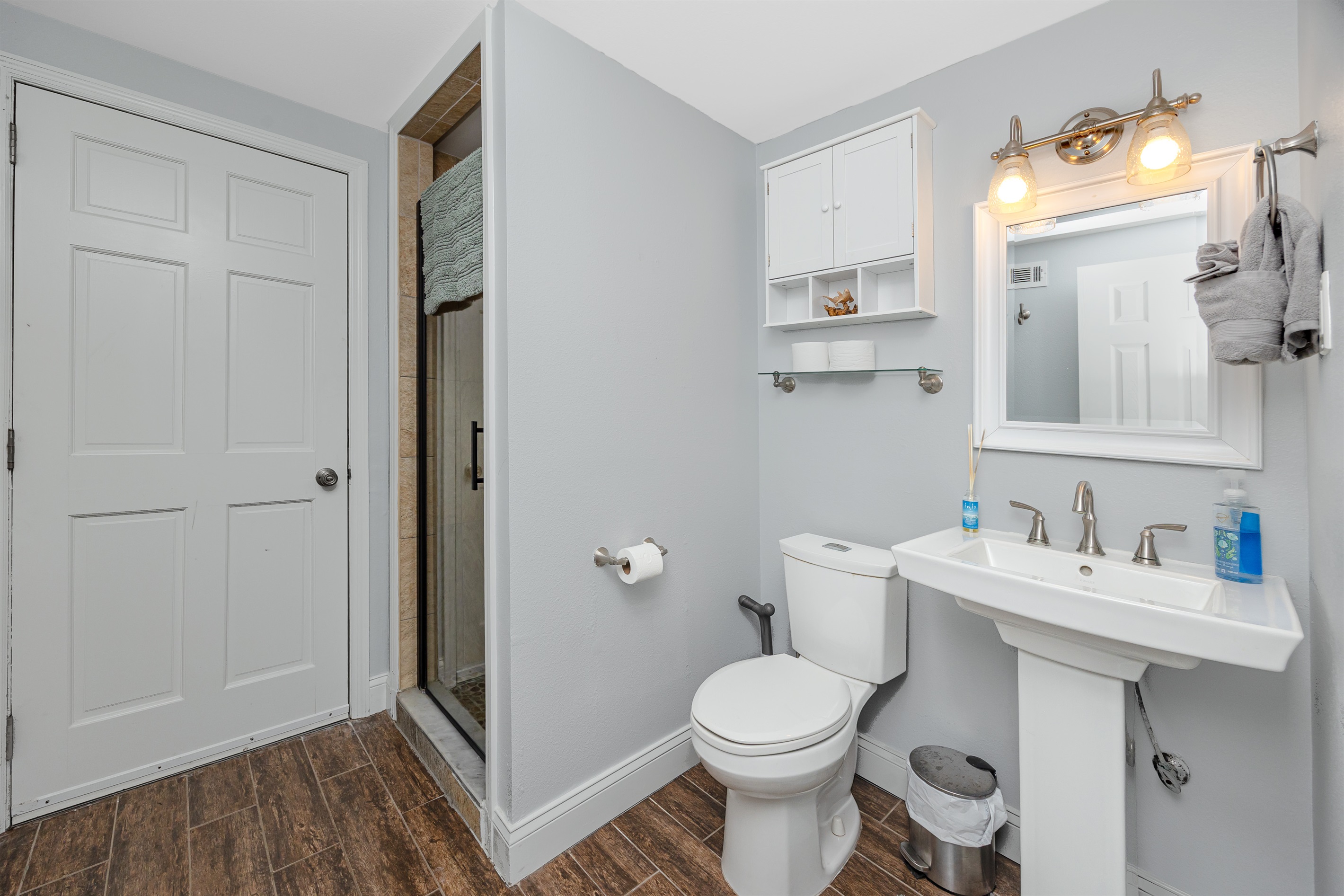 2nd bathroom