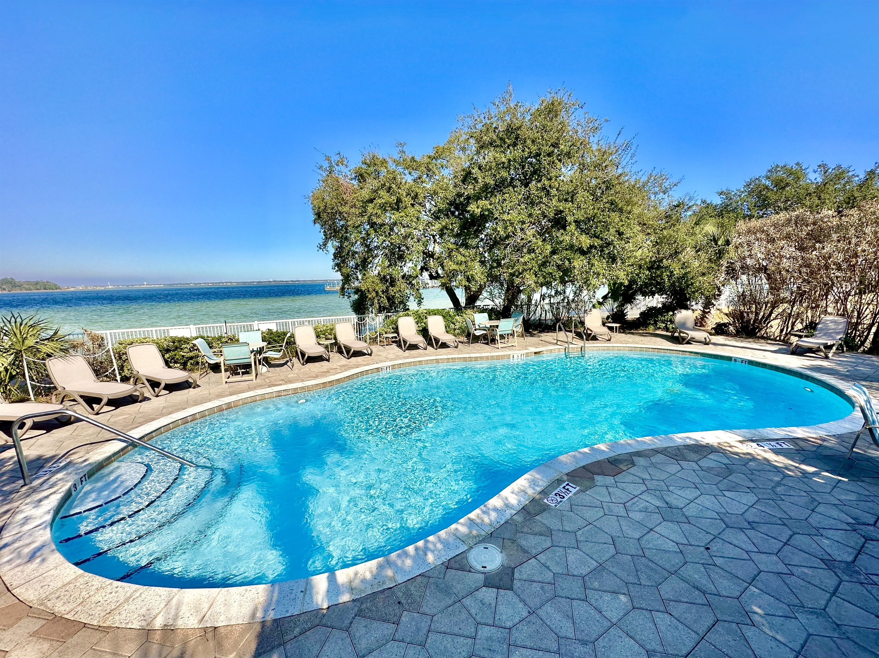 Bayside - Heron Pool (Heated Seasonally)