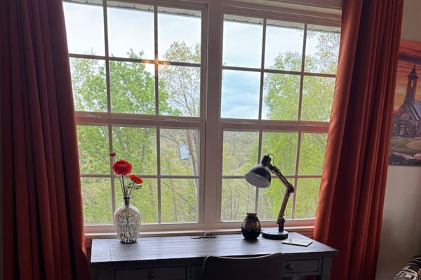 Upper Level Work Station