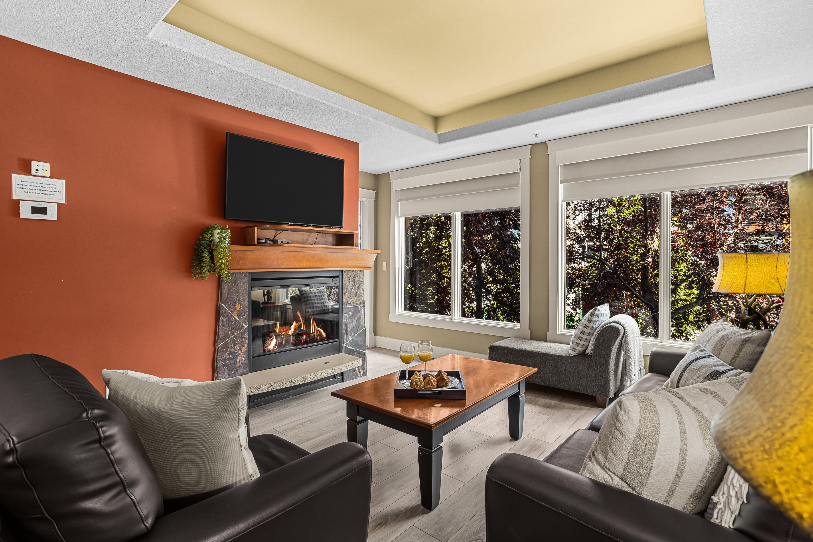 Luxurious Mountain Views And Heated Indoor Pool - Exquisite Retreat - Canada
