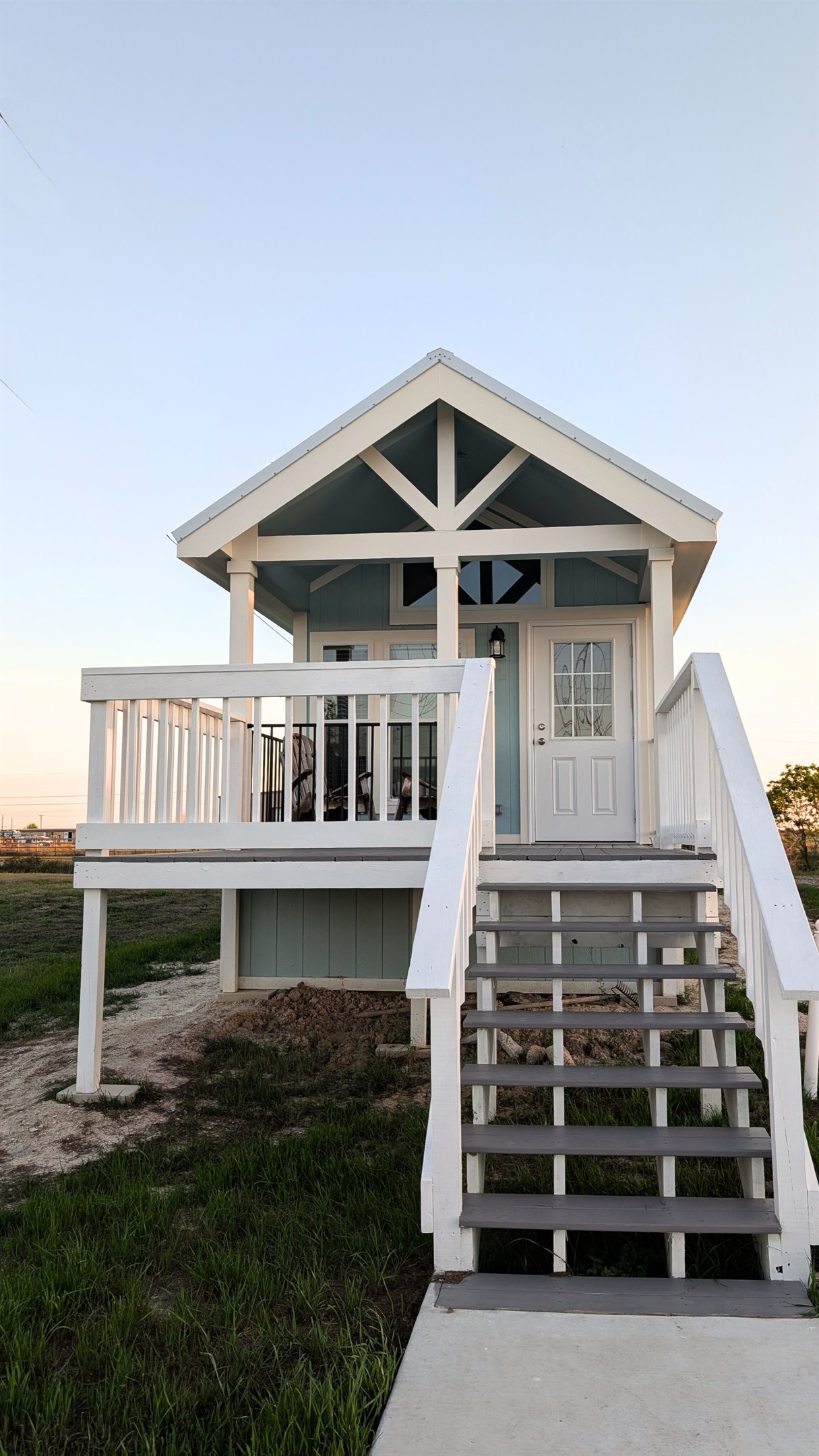 Cozy tiny house on a canal in Rockport