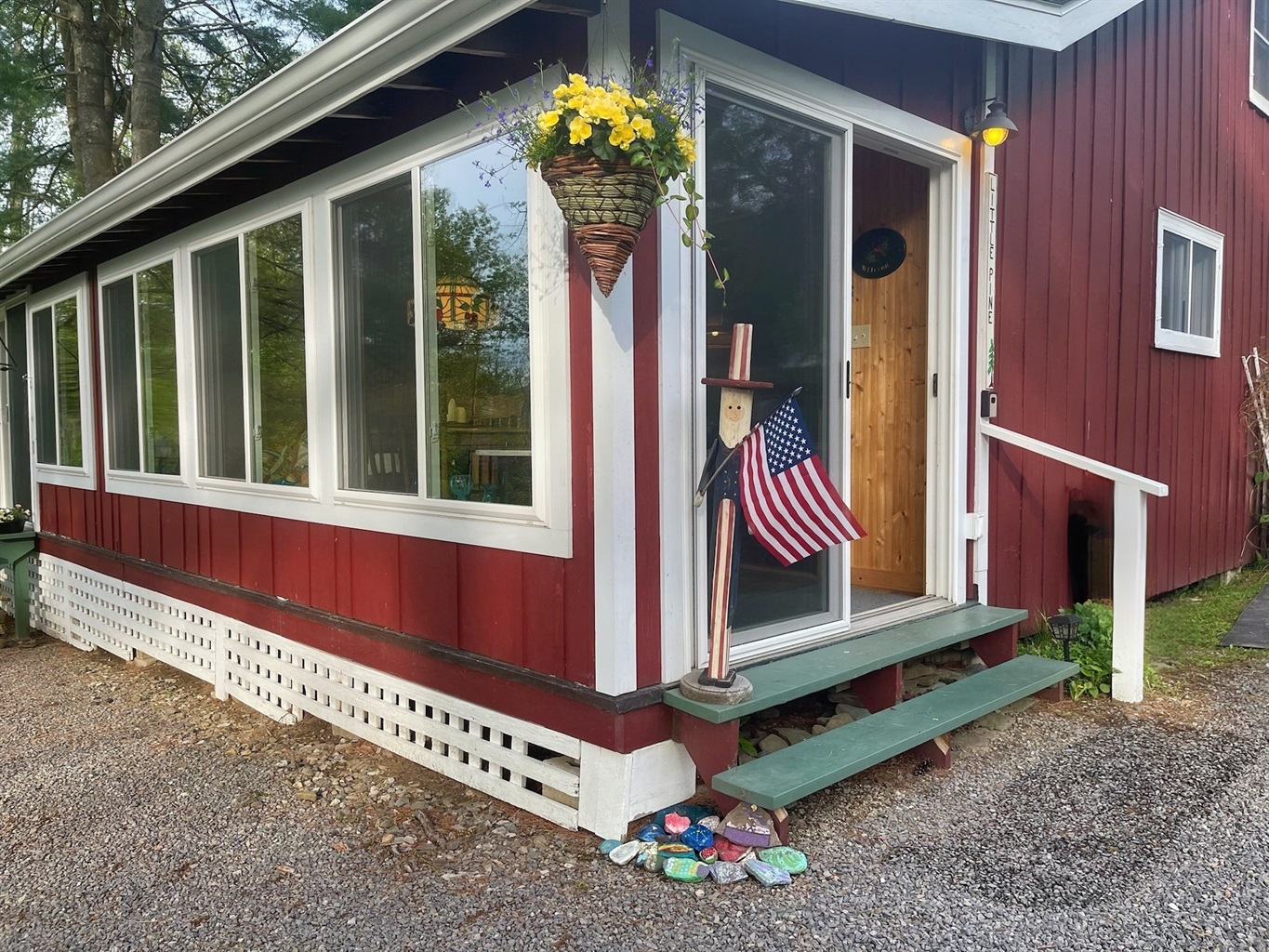 Welcome to Little Pines at The Lake.