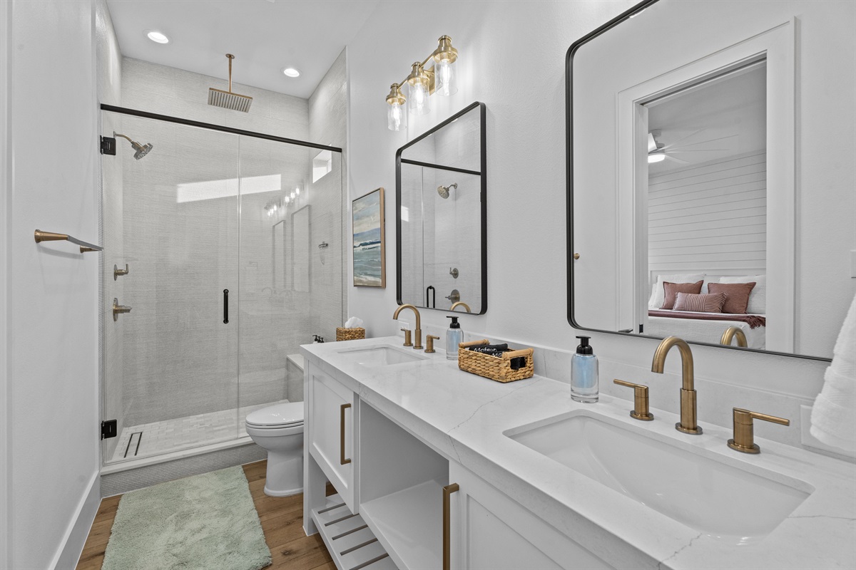 a5d79cae16a344528cf16f211dd0ea8e Large | Beachhouse | Texas | TX | Vacation Homes | Galveston | Crystal Beach | Kokomo | Breezy Days | Beachfront Elegance | Sunrise Serenity | Southern Sands Property Management, LLC