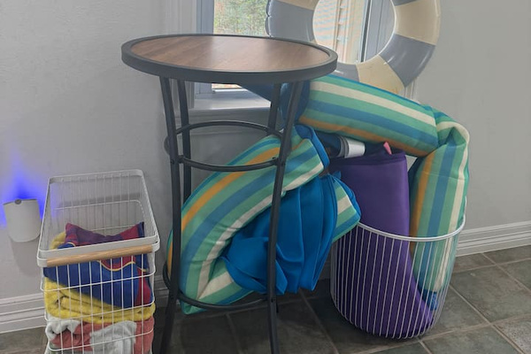 water floats & lake towels available for renters