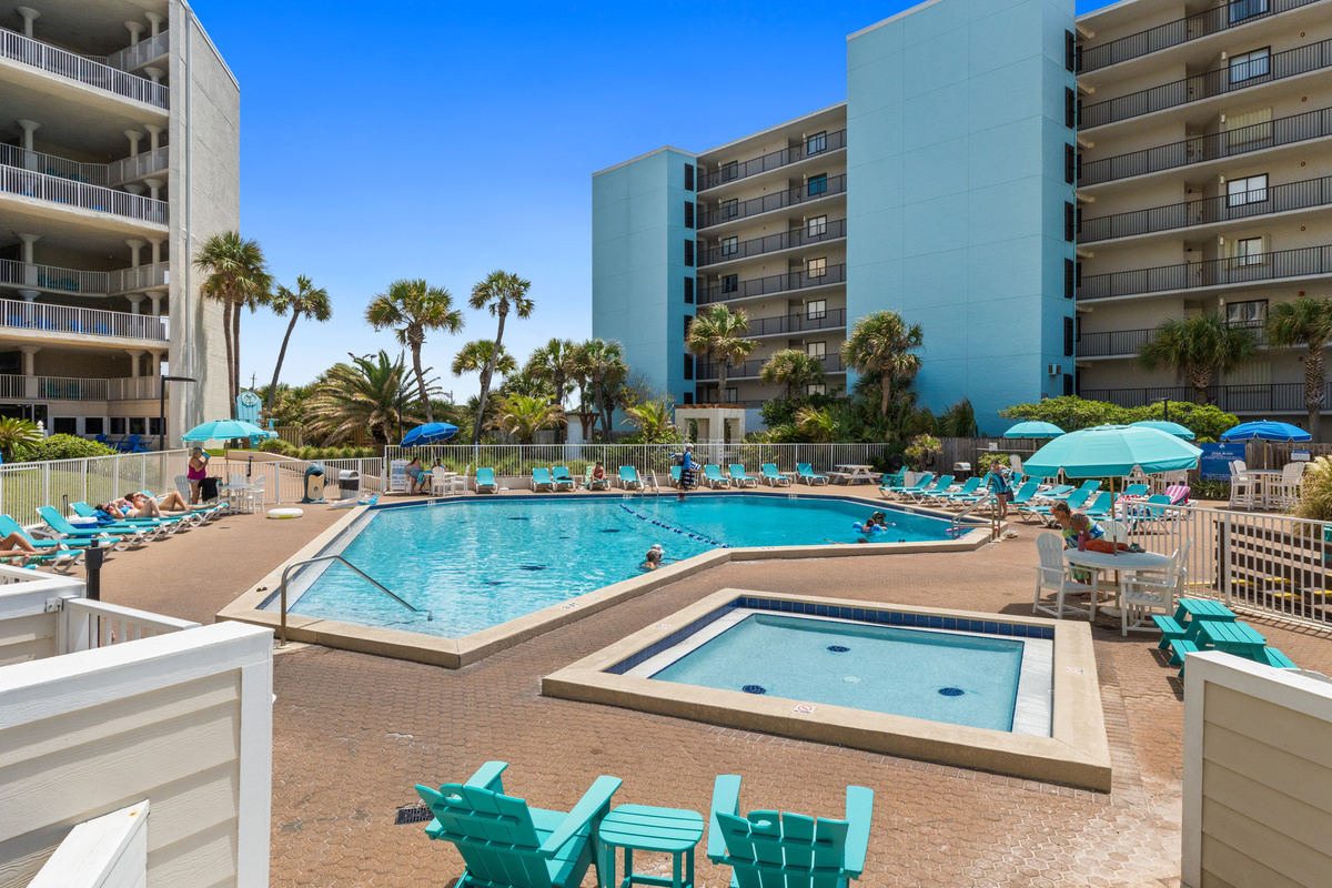 Pool with Kiddie Pool