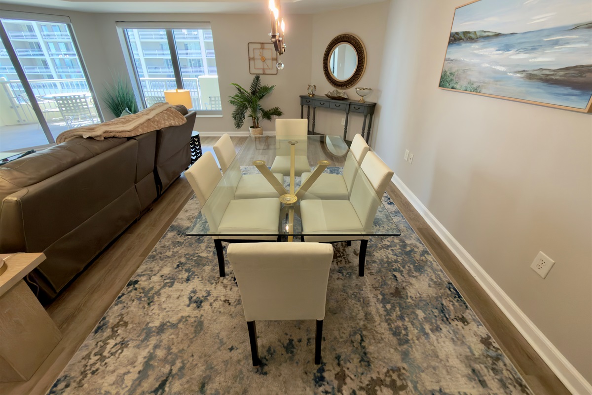 Dining area- seating for 6