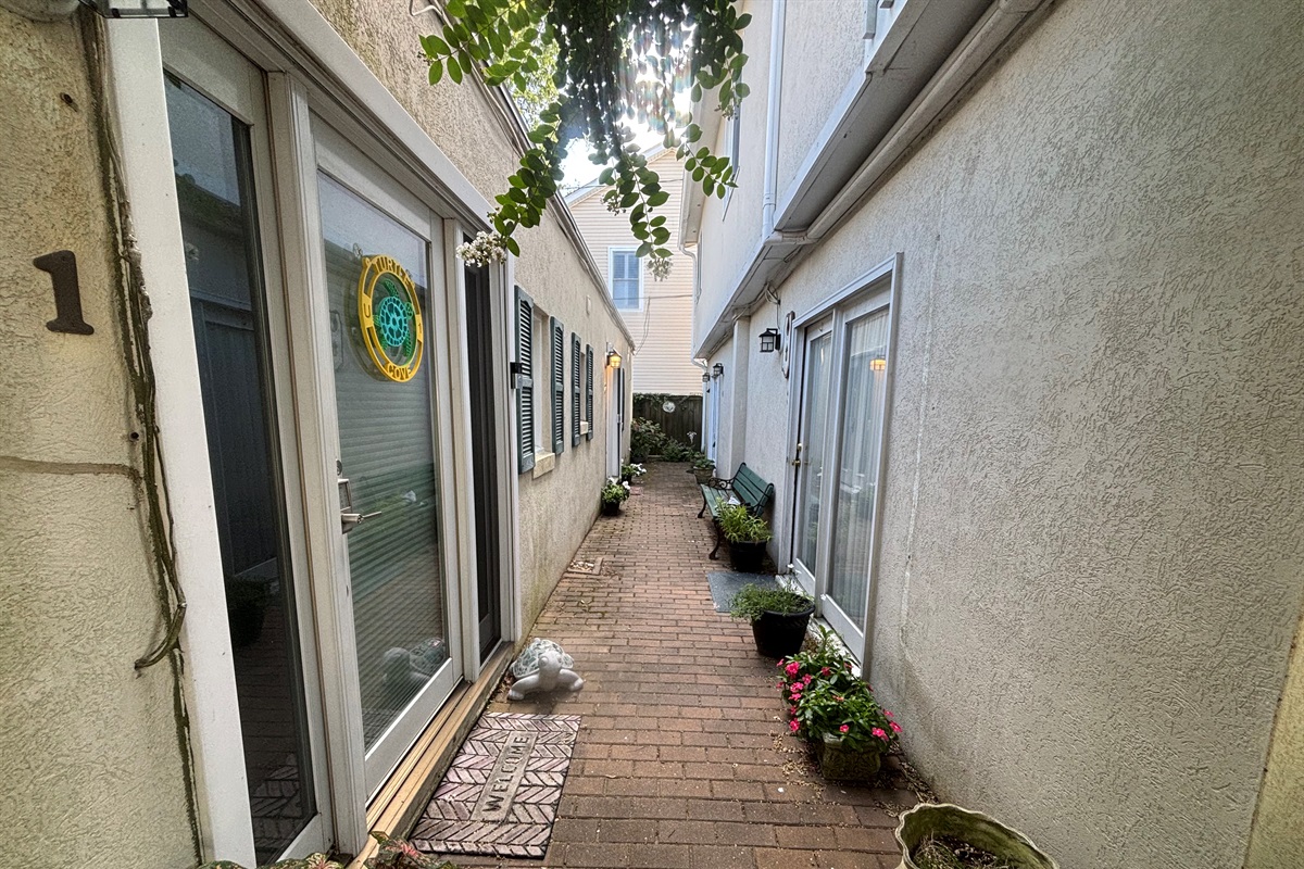 Turtle Cove Condo Lane