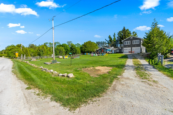 driveway to 'relaxincolour' - #102 Private Rd.