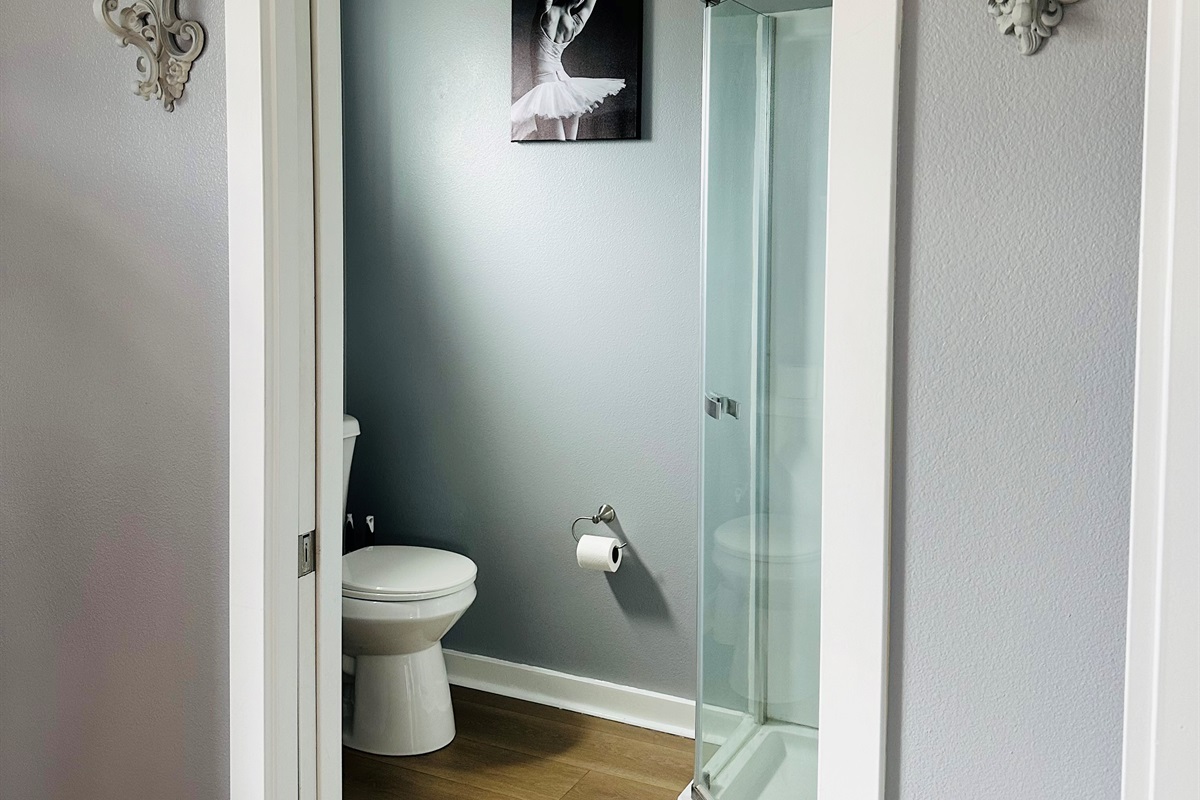 Audrey bathroom