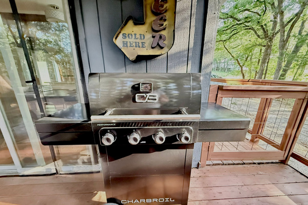 4 burner Gas Grill (Propane provided)