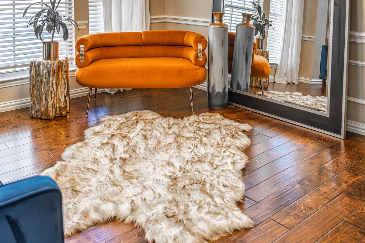 Share a Nice Conversation with a Roommie or Take the Ultimate Selfie and Check that Your Outfit is Perfect in This Mirror!