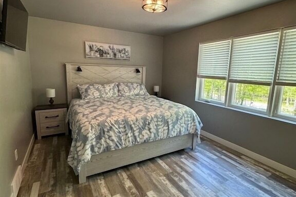 House 3 - bedroom 3 with king bed