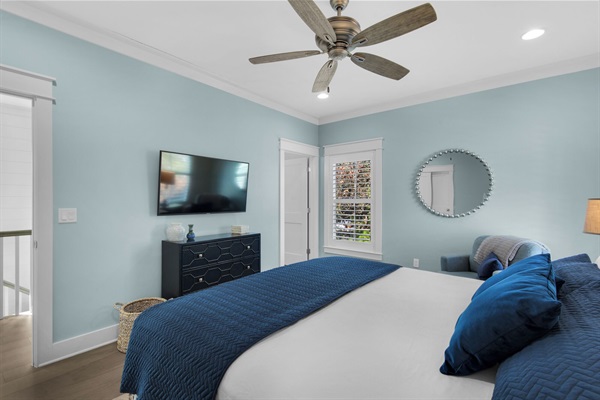 King Bedroom (2nd floor)