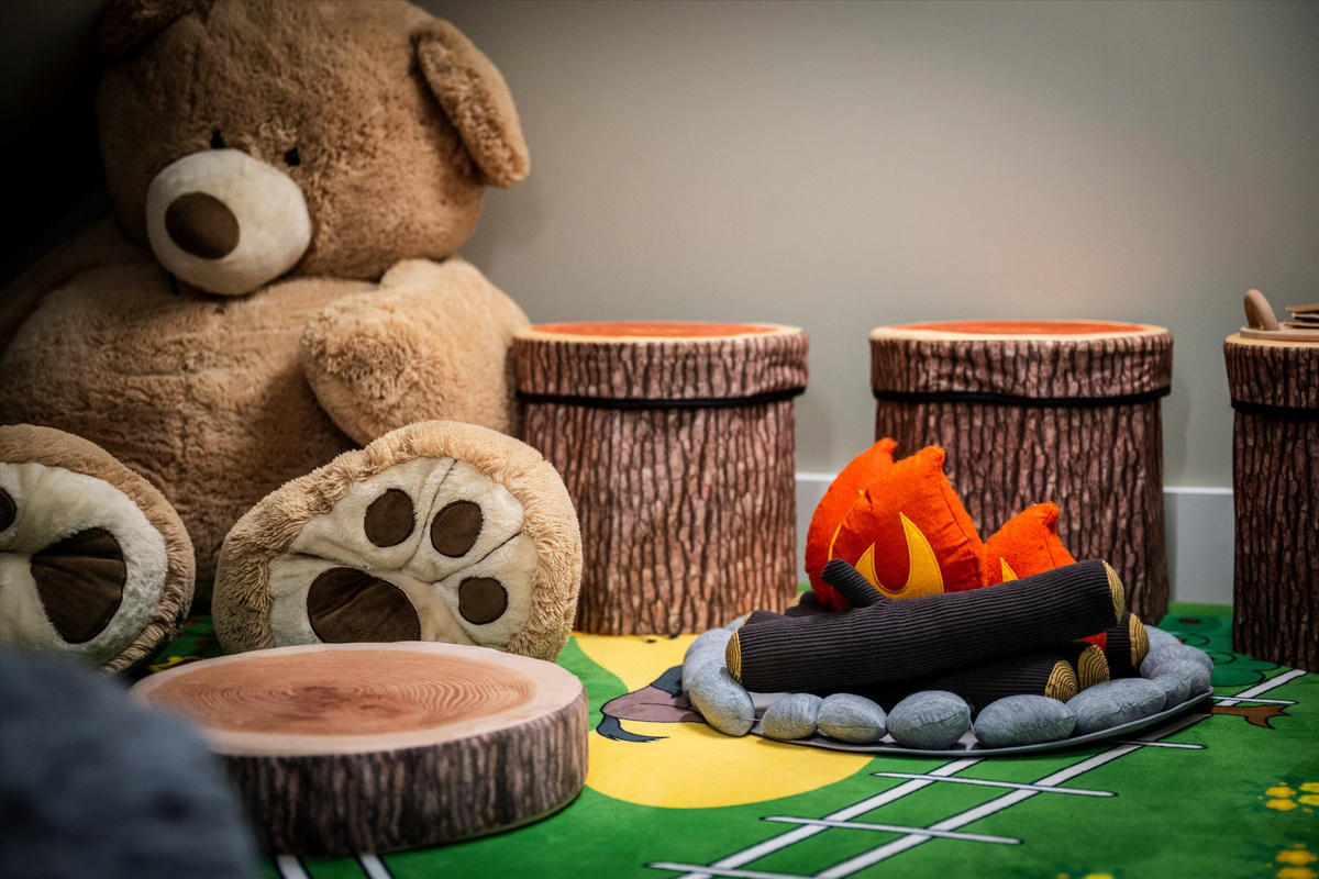 Kids playroom with 32-inch Smart TV and fun toys/games for the little ones!