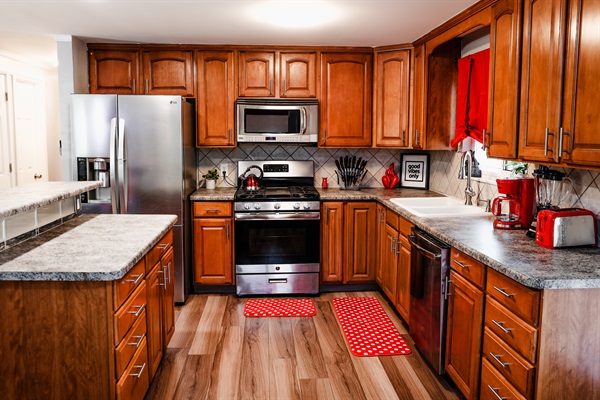 Make your mark in our kitchen, furnished with a collection of utensils and kitchenware, turning every meal into a memorable culinary experience.