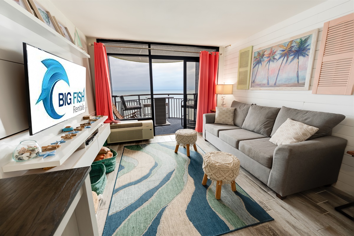 Living Room with Stunning Views🌊☀️