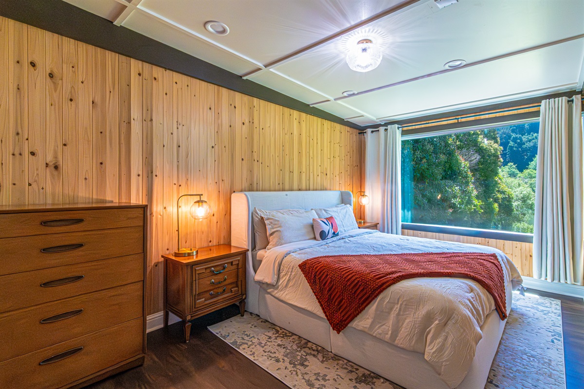 Retreat to the luxurious king master suite, where serene river views and refined comfort create a private sanctuary. Wake each morning to tranquil waterfront scenery and unwind each evening in an atmosphere of relaxation and sophistication.