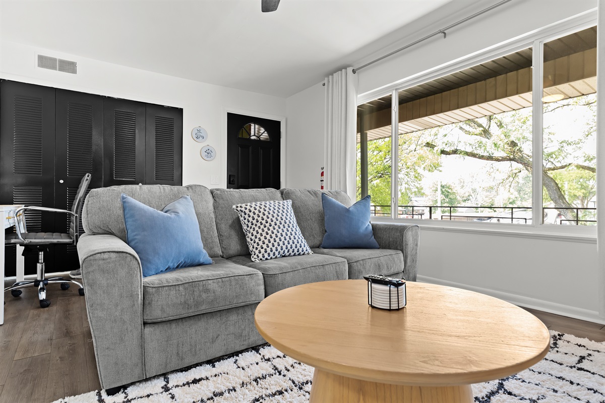 Make yourself at home in the large living room, great for entertainment or simply relaxing.