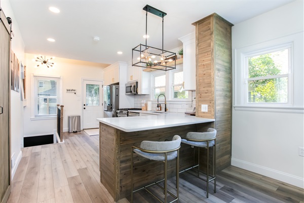 Freshly Updated 5BR2.5B 5min to ND Stadium, photo 4