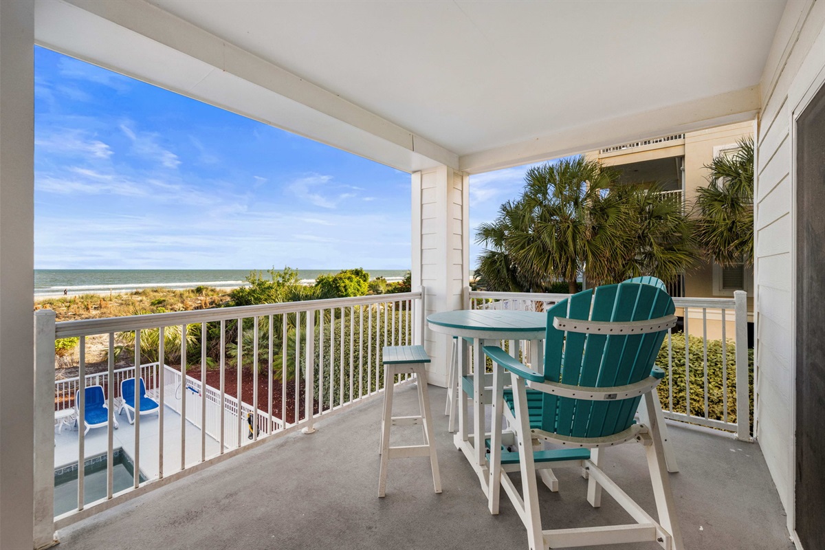 Beachfront dining | Sand Dollar | 102 Oceanview | 1116 Ocean Blvd, Isle of Palms, SC | IOP Escapes