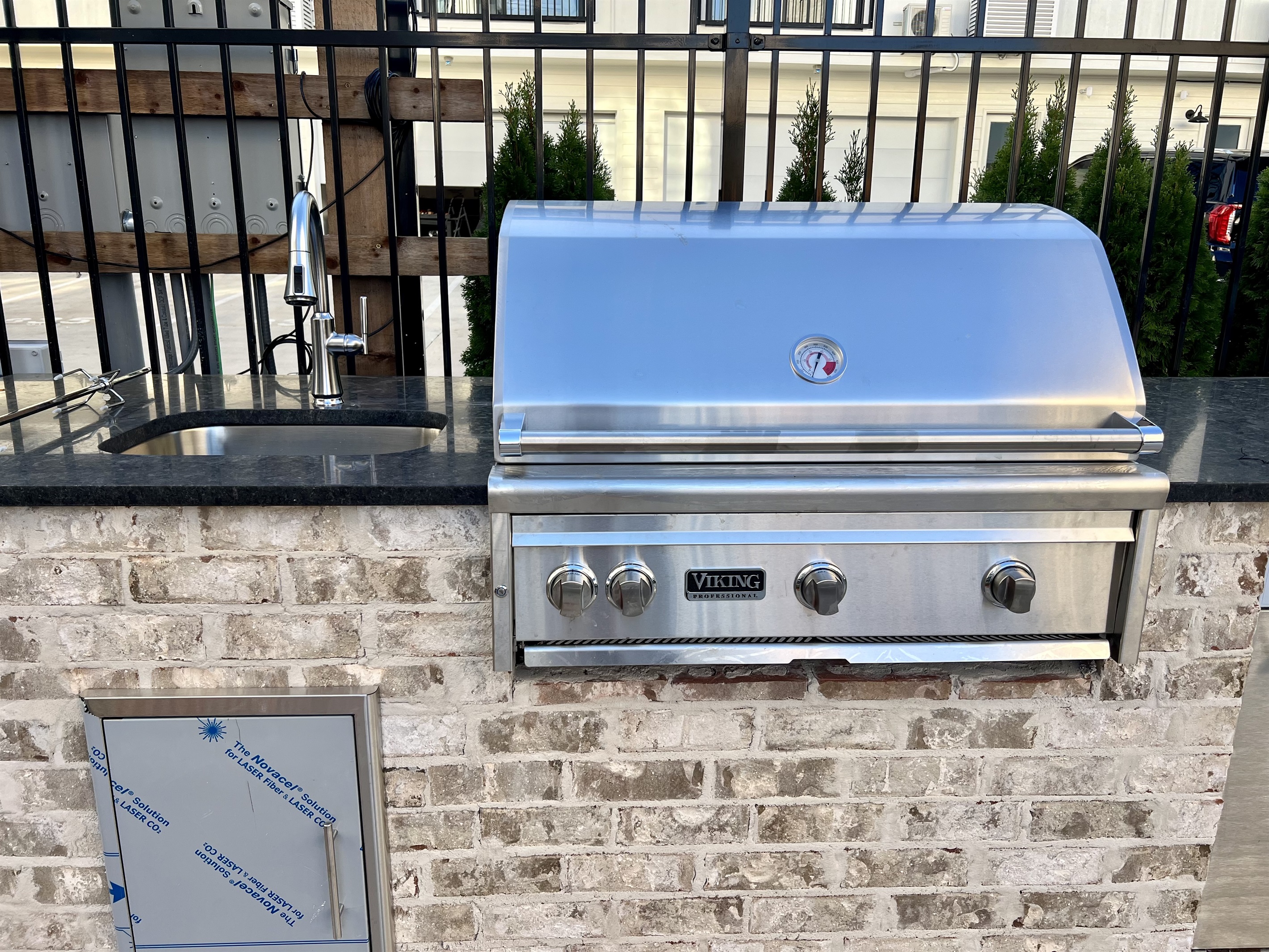 Outdoor Grill and Sink