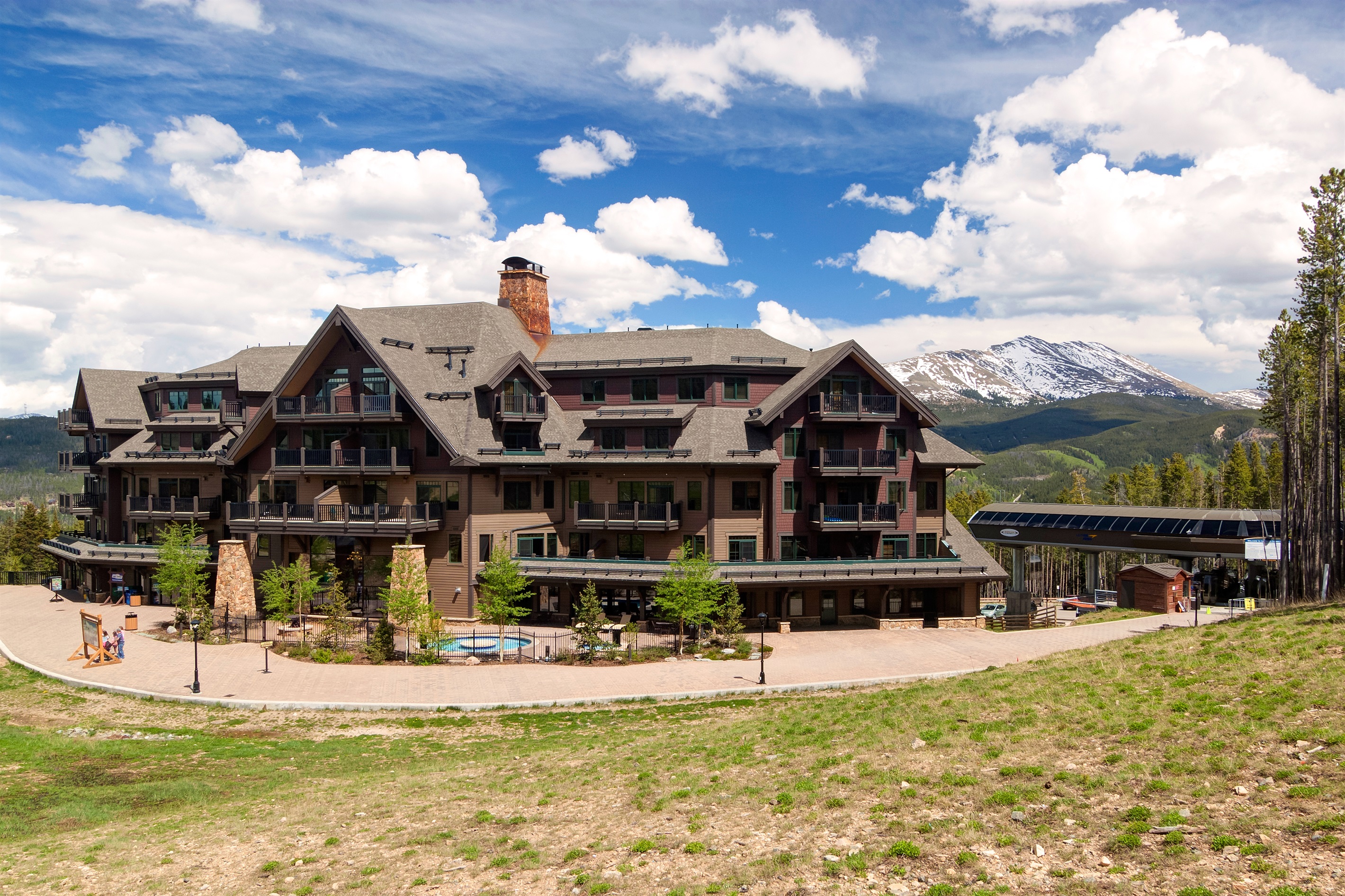 Exterior view from Ski Resort