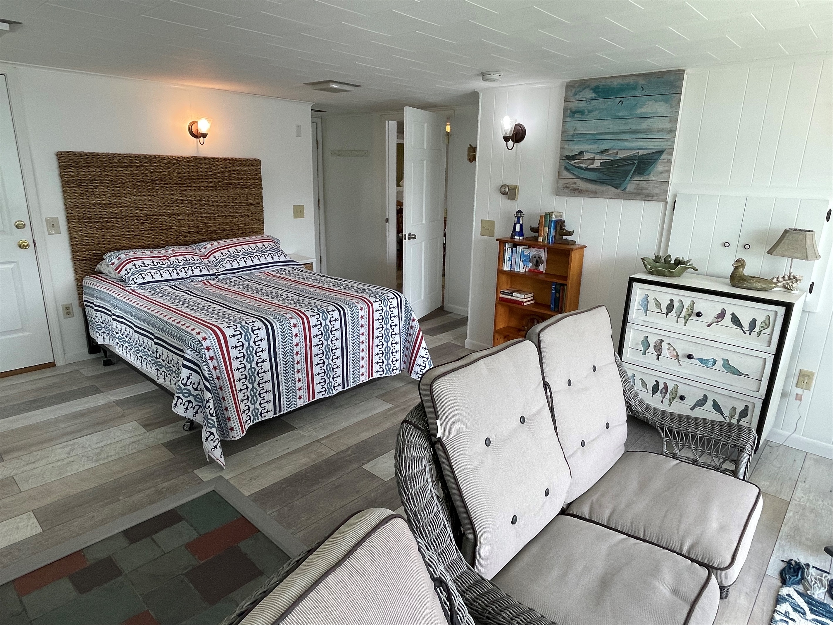 1st floor Queen with sitting area