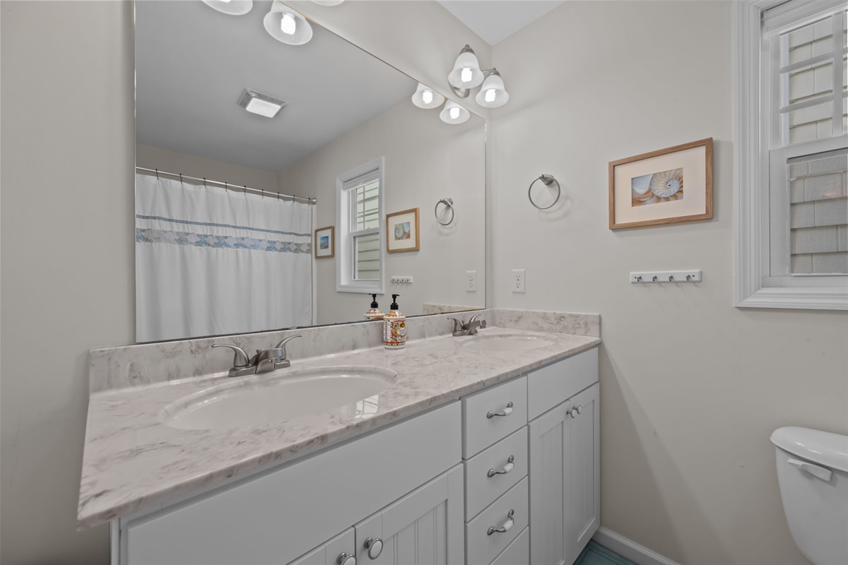 1st Floor Bathroom with vanity