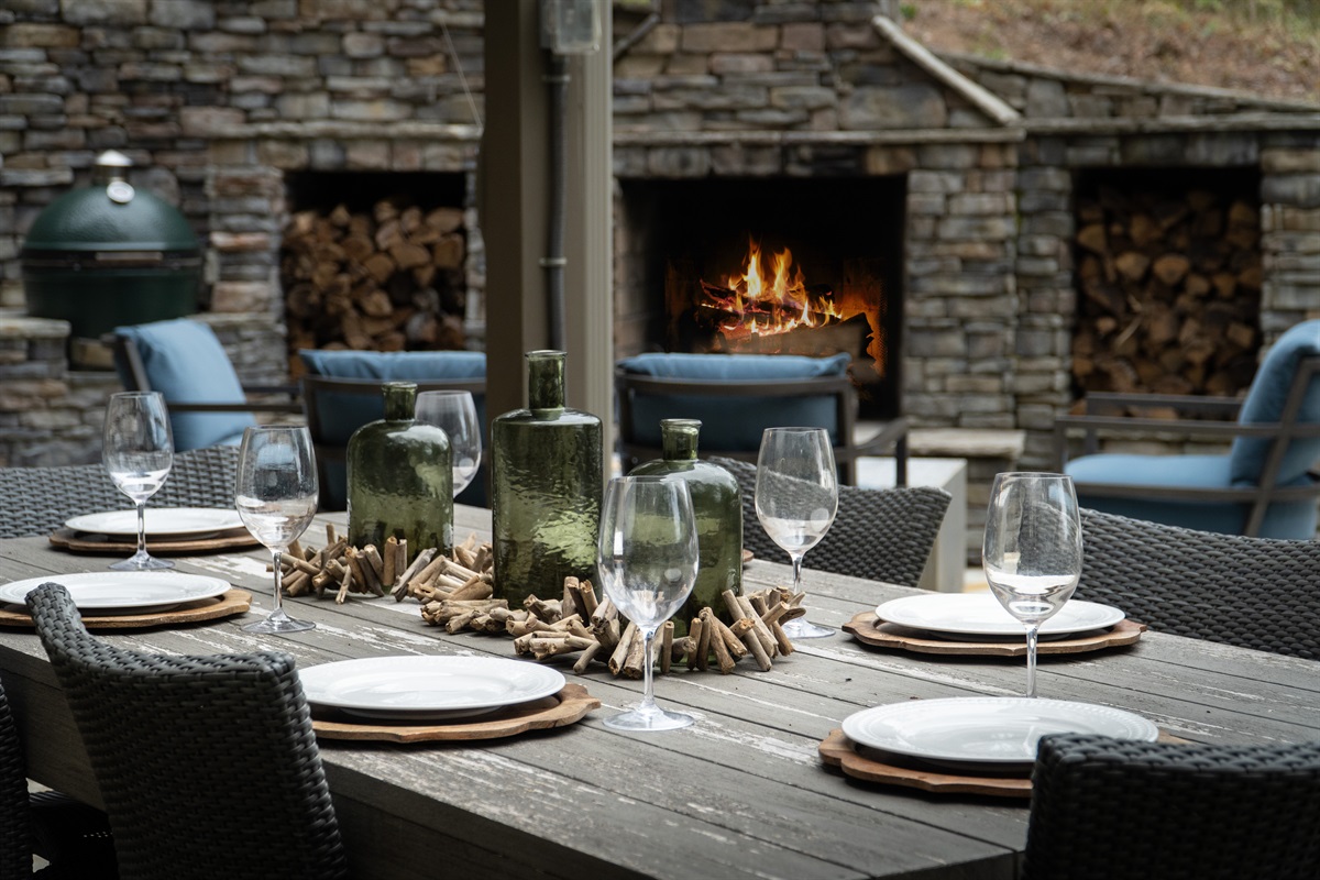 Enjoy large outdoor dining with plenty of seating—perfect for family meals or sunset dinners overlooking the lake.