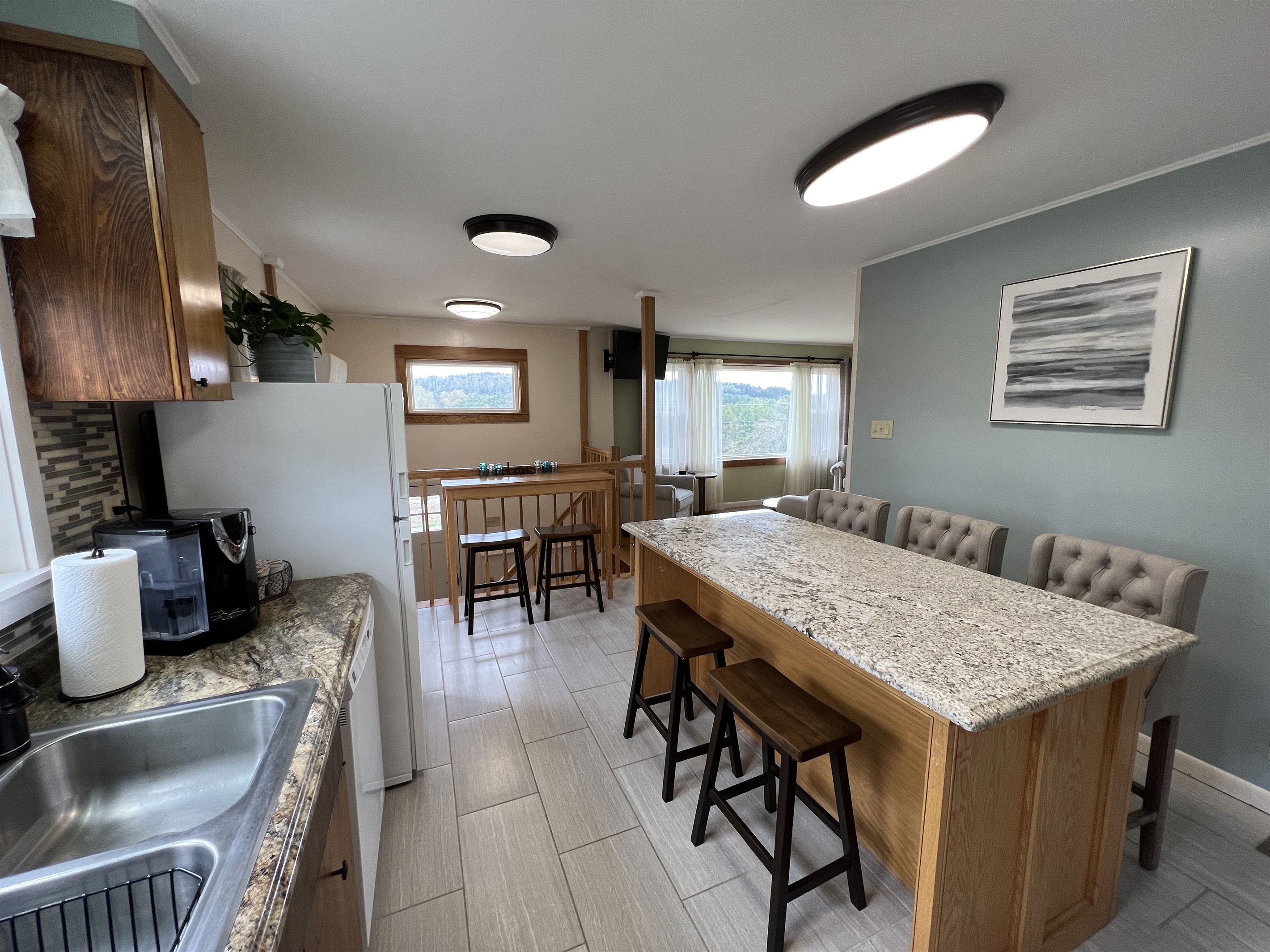 Fully equipped kitchen.