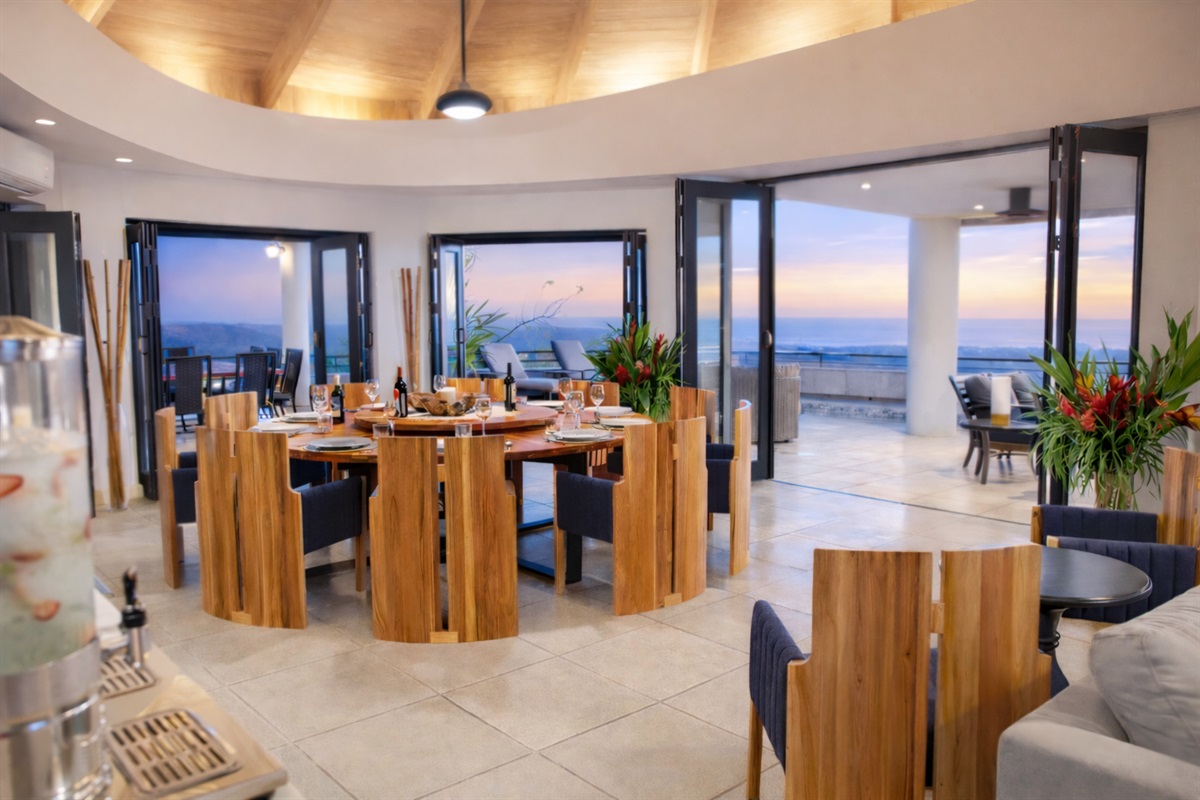 Dining for large groups 