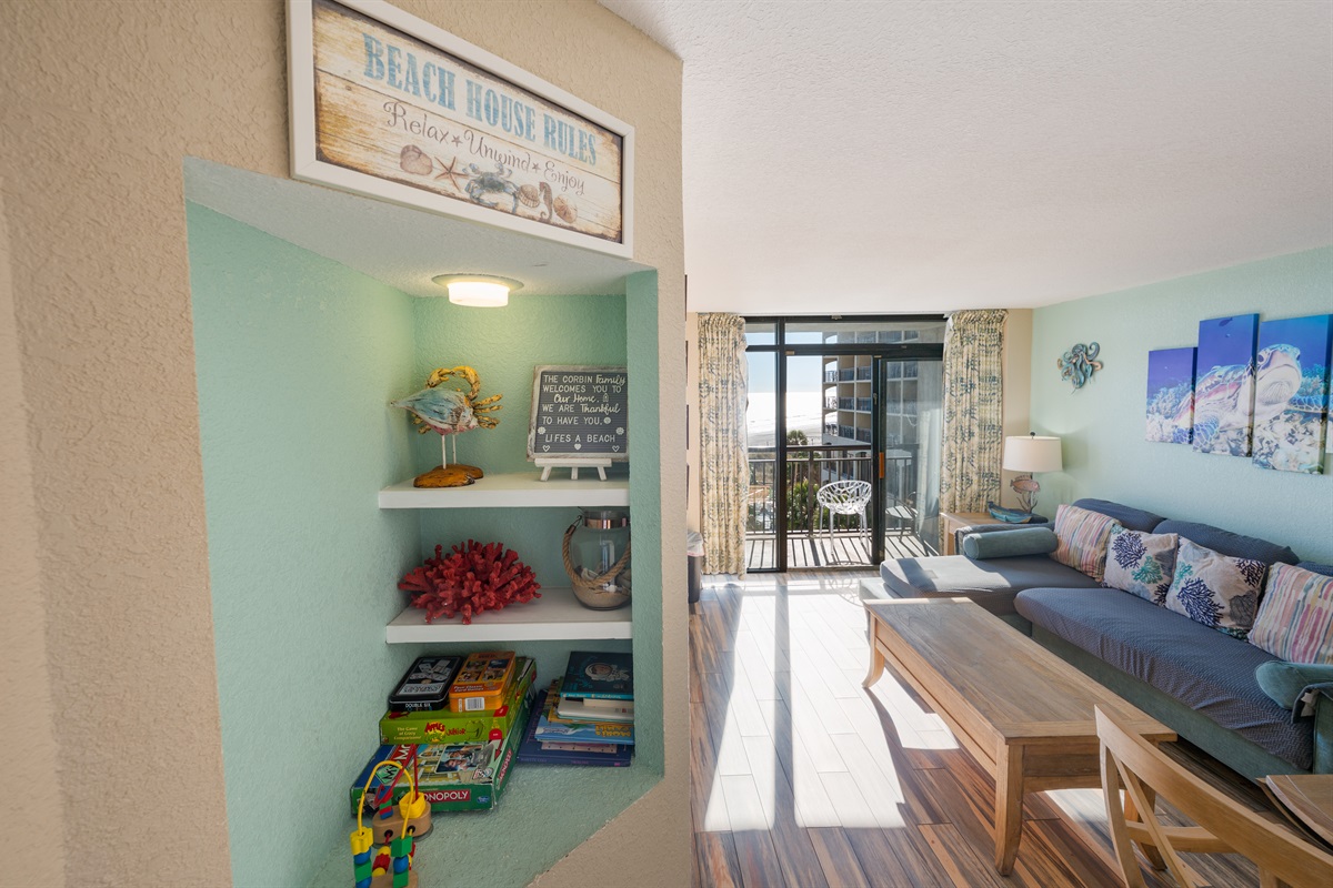 Living Room with Stunning Views🌊☀️